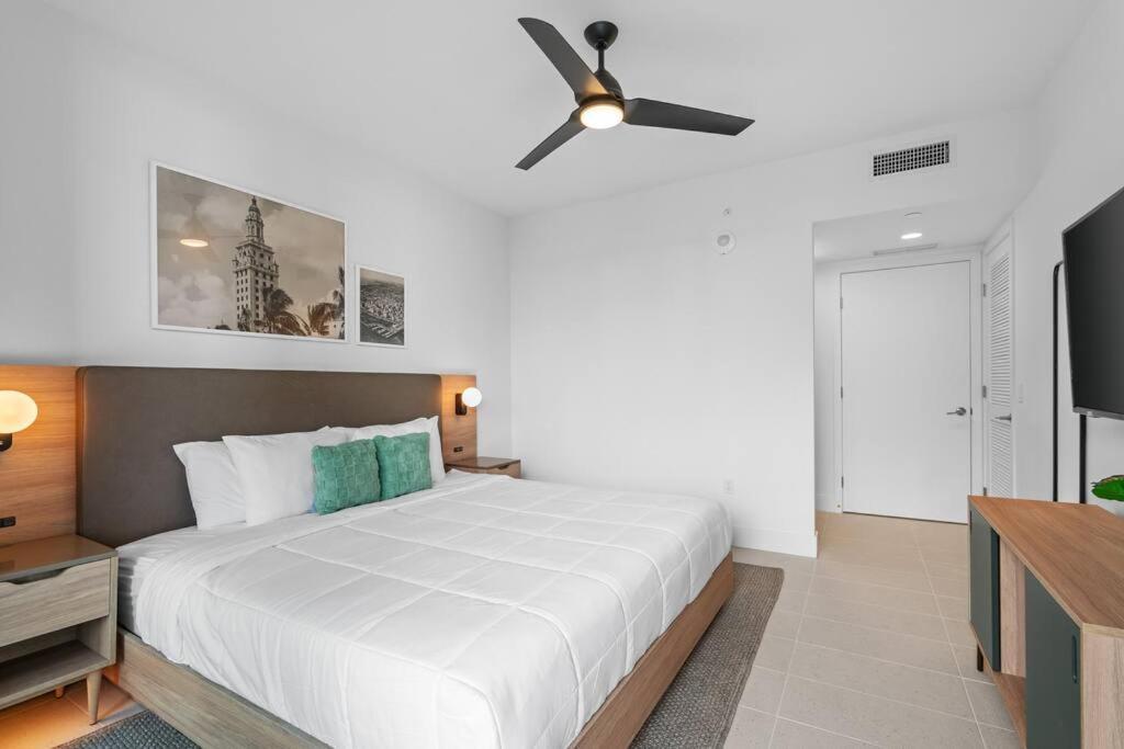 New Luxury At Downtown * Miami