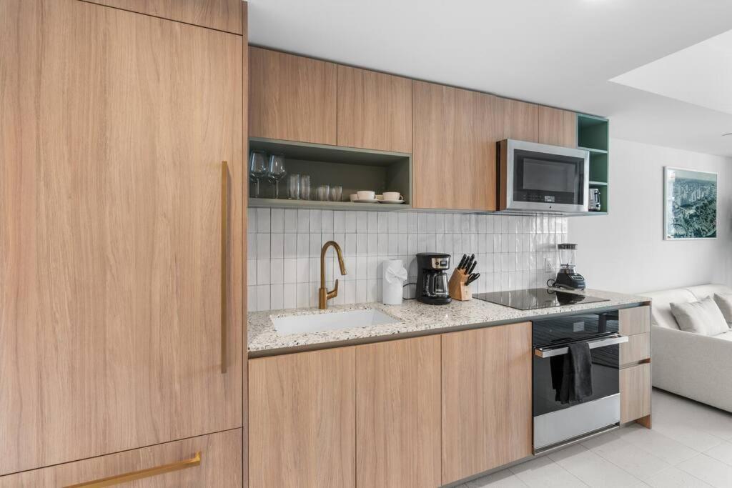 New Luxury At Downtown Apartment
