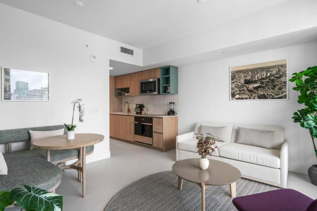 New Luxury At Downtown * Miami