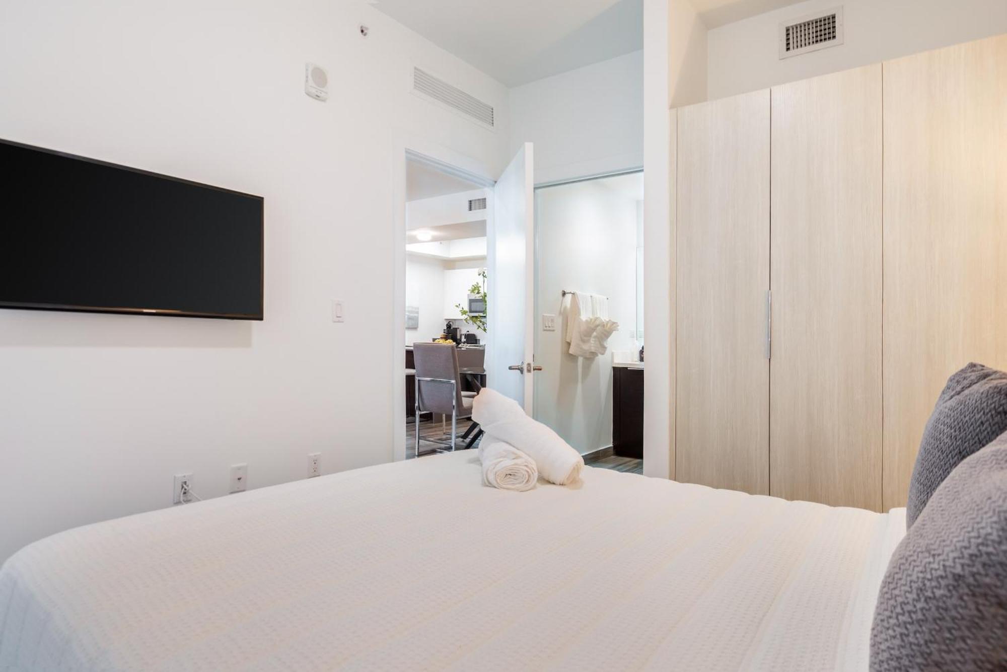 Stylish 2br With Private Balcony * Miami