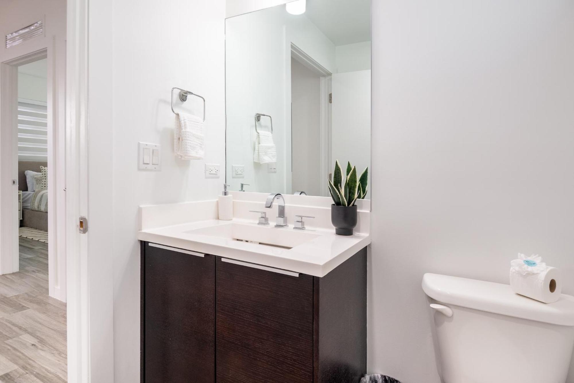 Apartment Stylish 2br With Private Balcony Miami