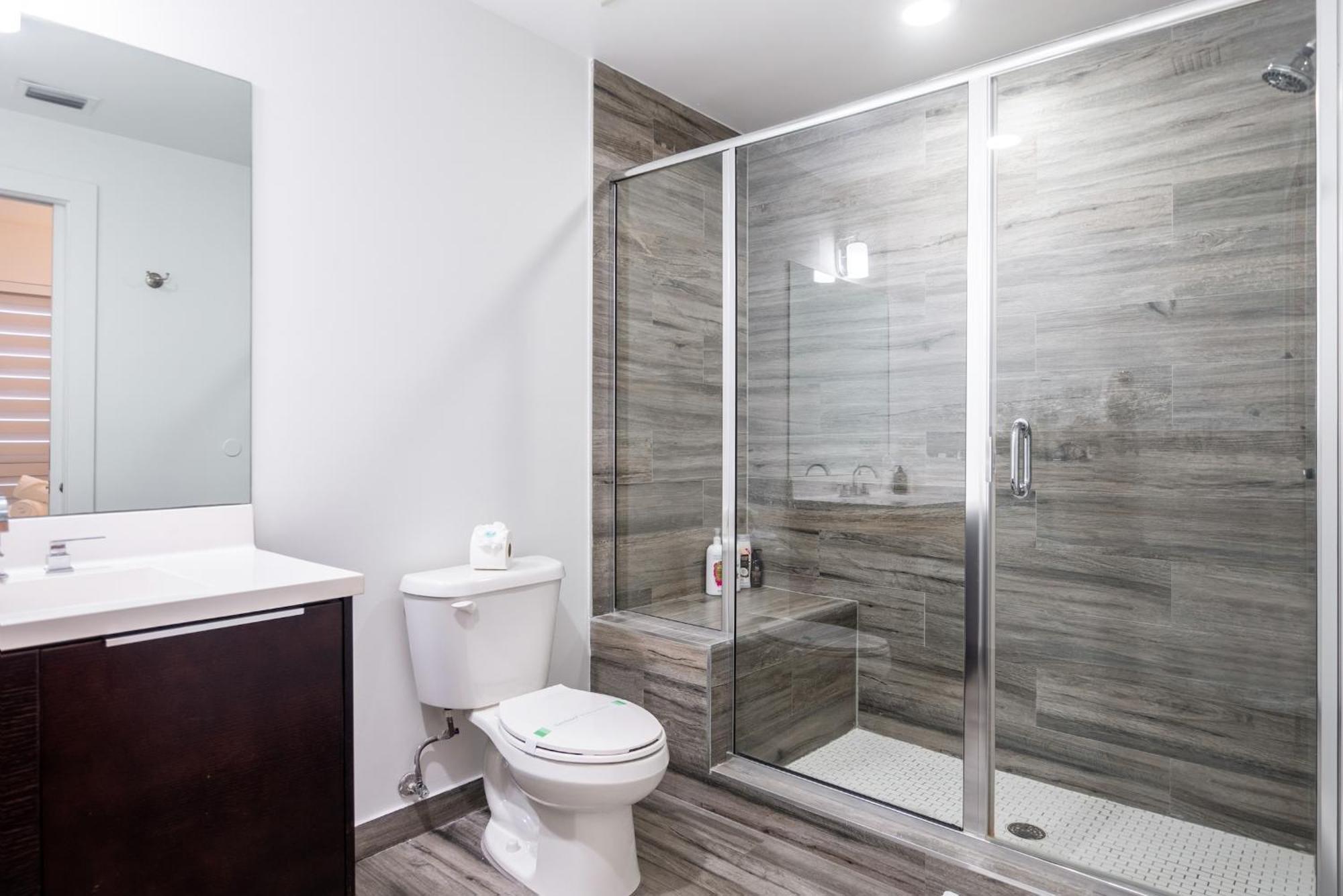 Stylish 2br With Private Balcony *