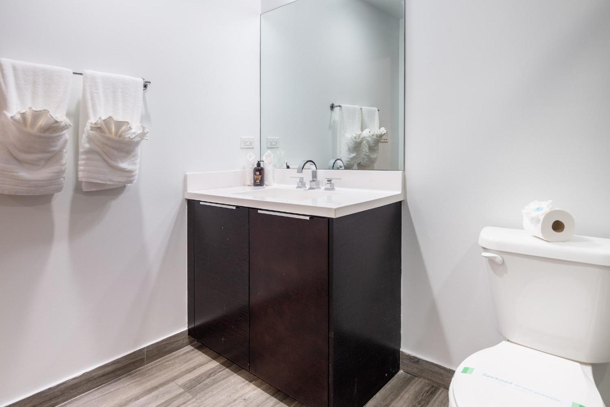 Stylish 2br With Private Balcony Miami