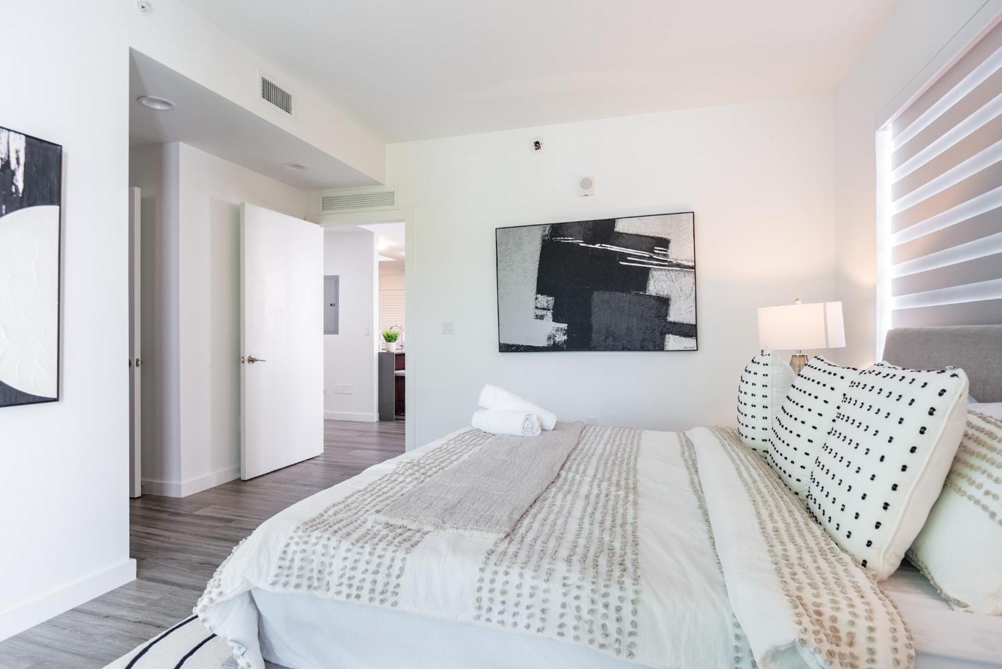Stylish 2br With Private Balcony * Miami
