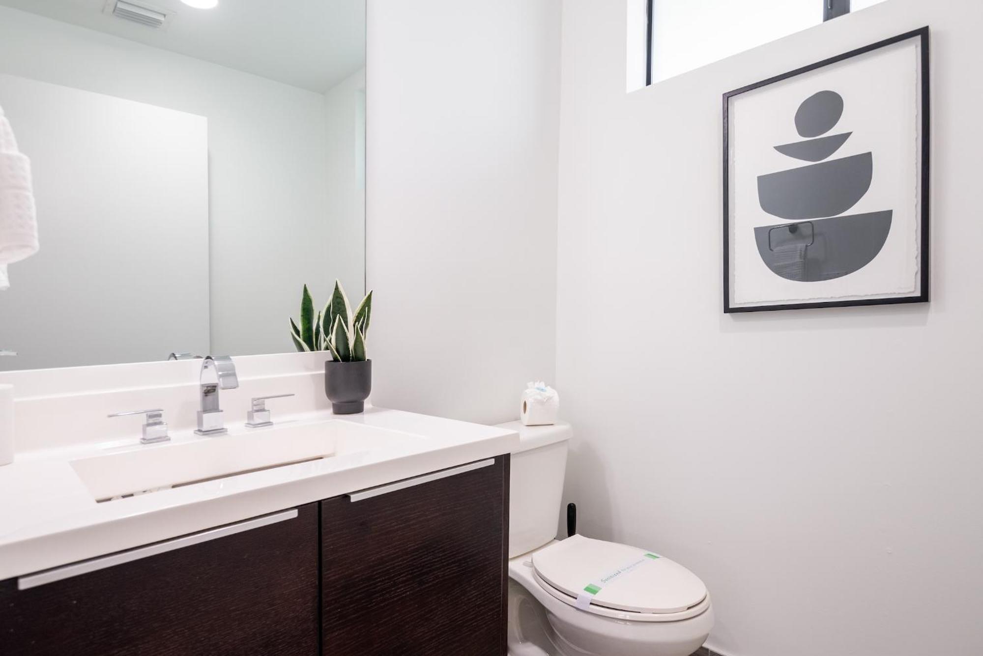 Apartment Stylish 2br With Private Balcony *