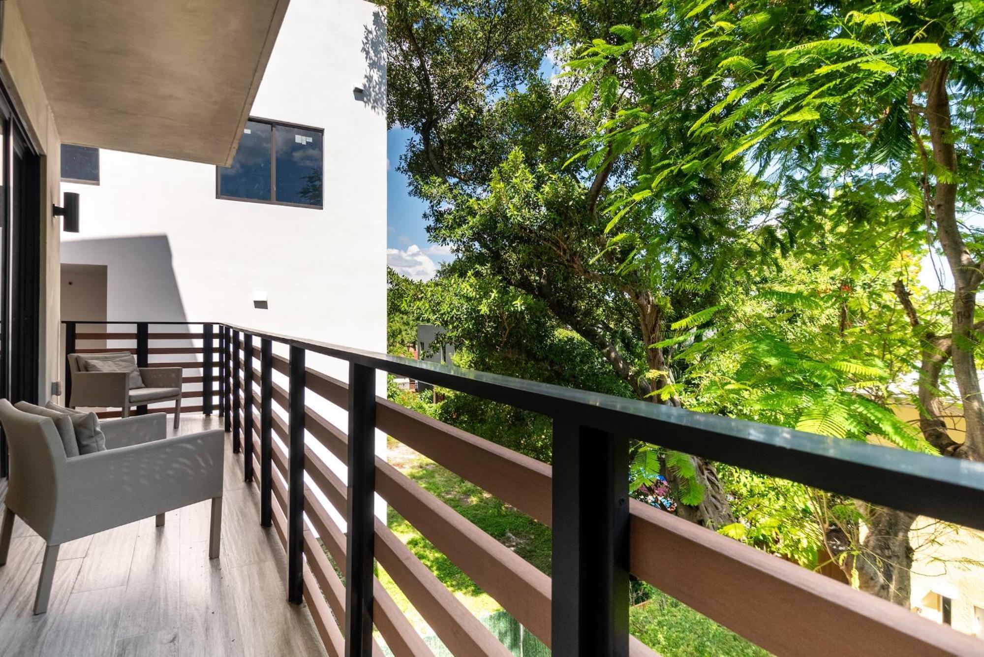 Stylish 2br With Private Balcony