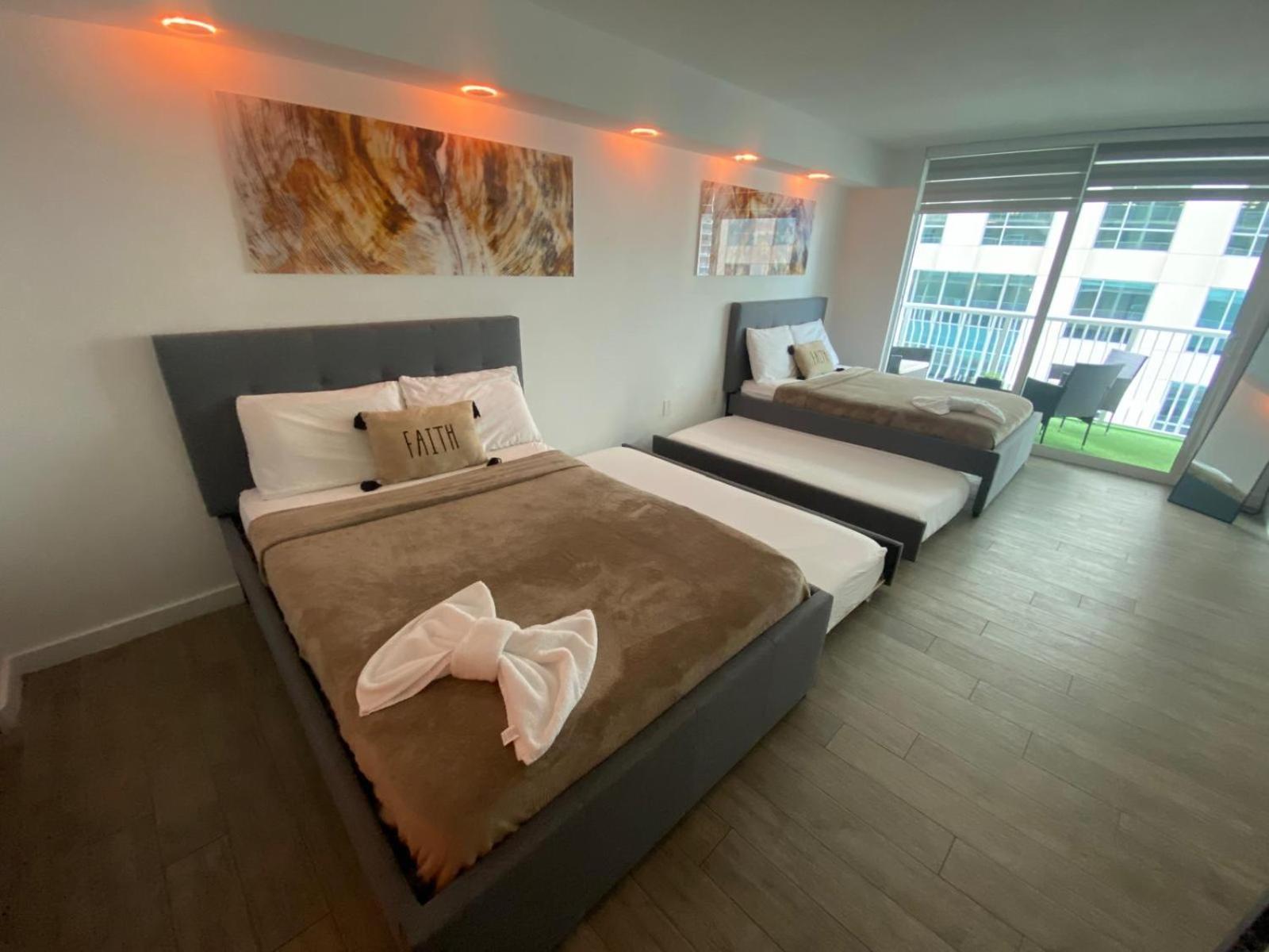 High Rise Brickell Modern *