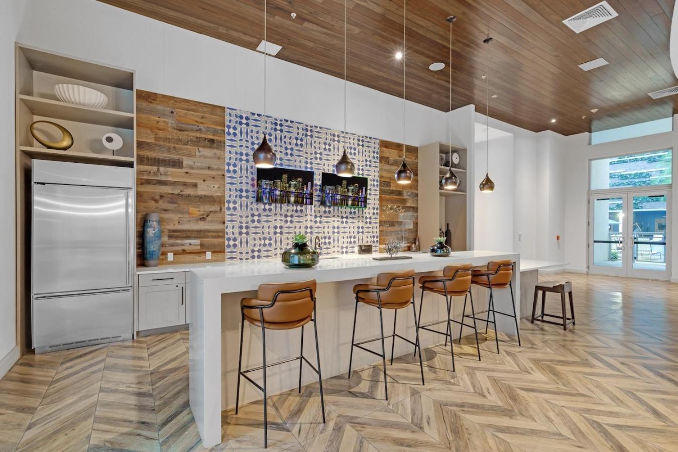 Bright And Airy 2 Bed On Biscayne Blvd With Free Park Apartamento