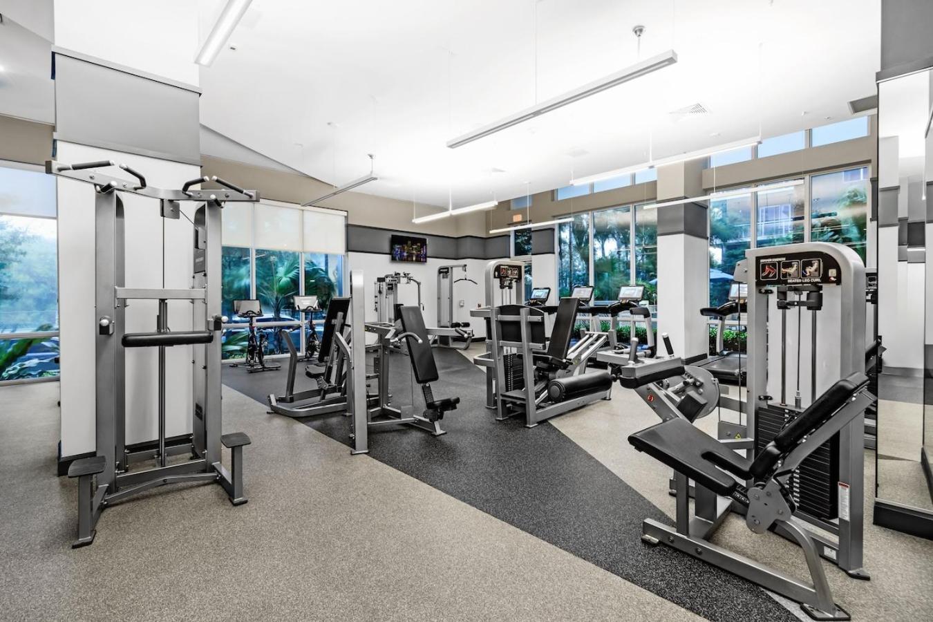 Bright And Airy 2 Bed On Biscayne Blvd With Free Park Apartamento *