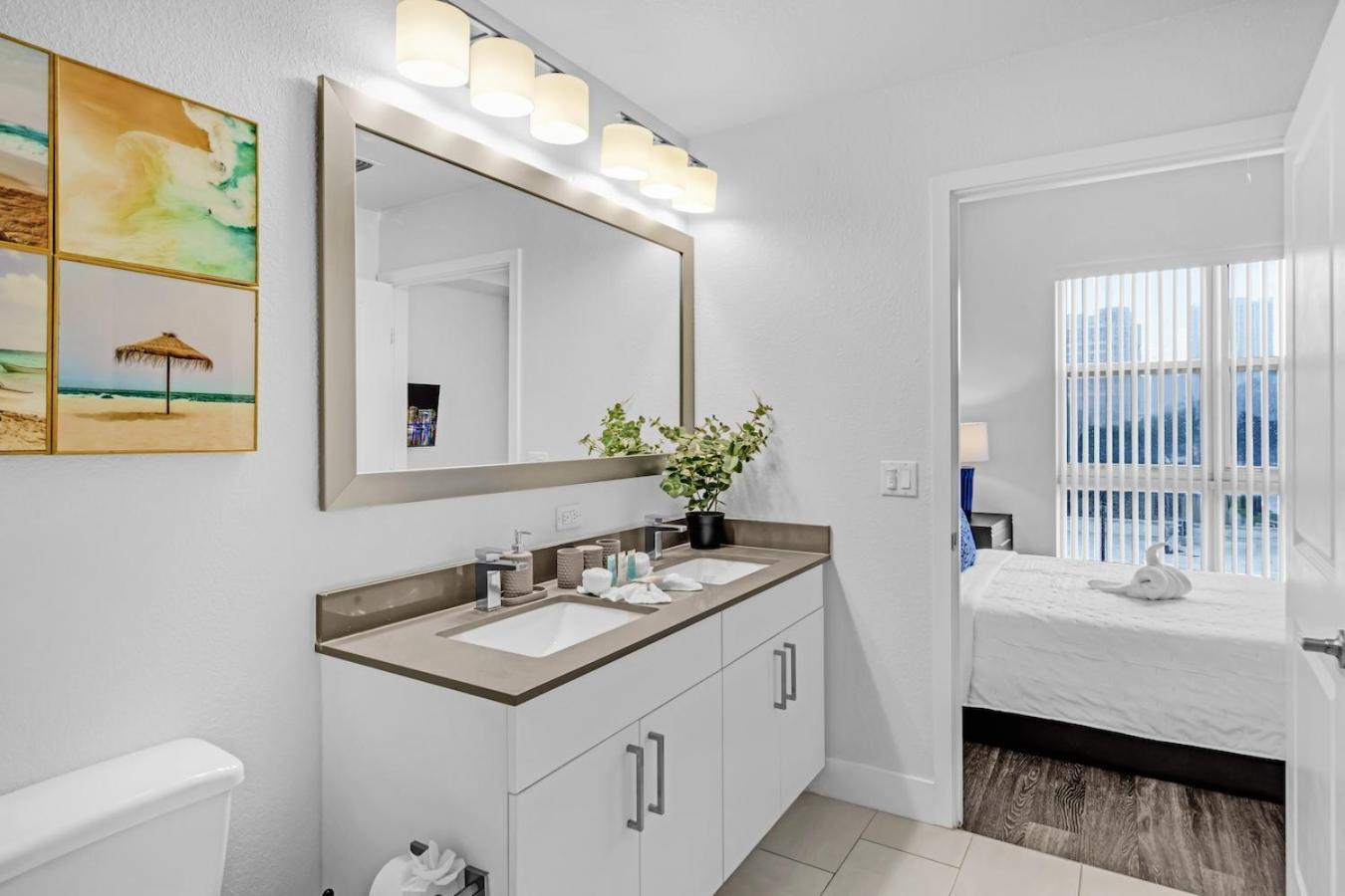 Bright And Airy 2 Bed On Biscayne Blvd With Free Park Apartamento