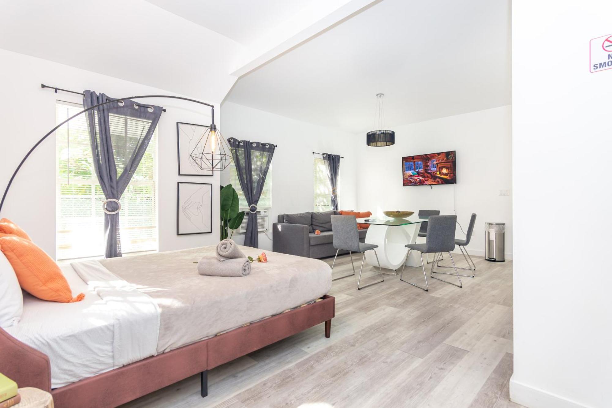 1 Bedroom - Midtown Apartment *