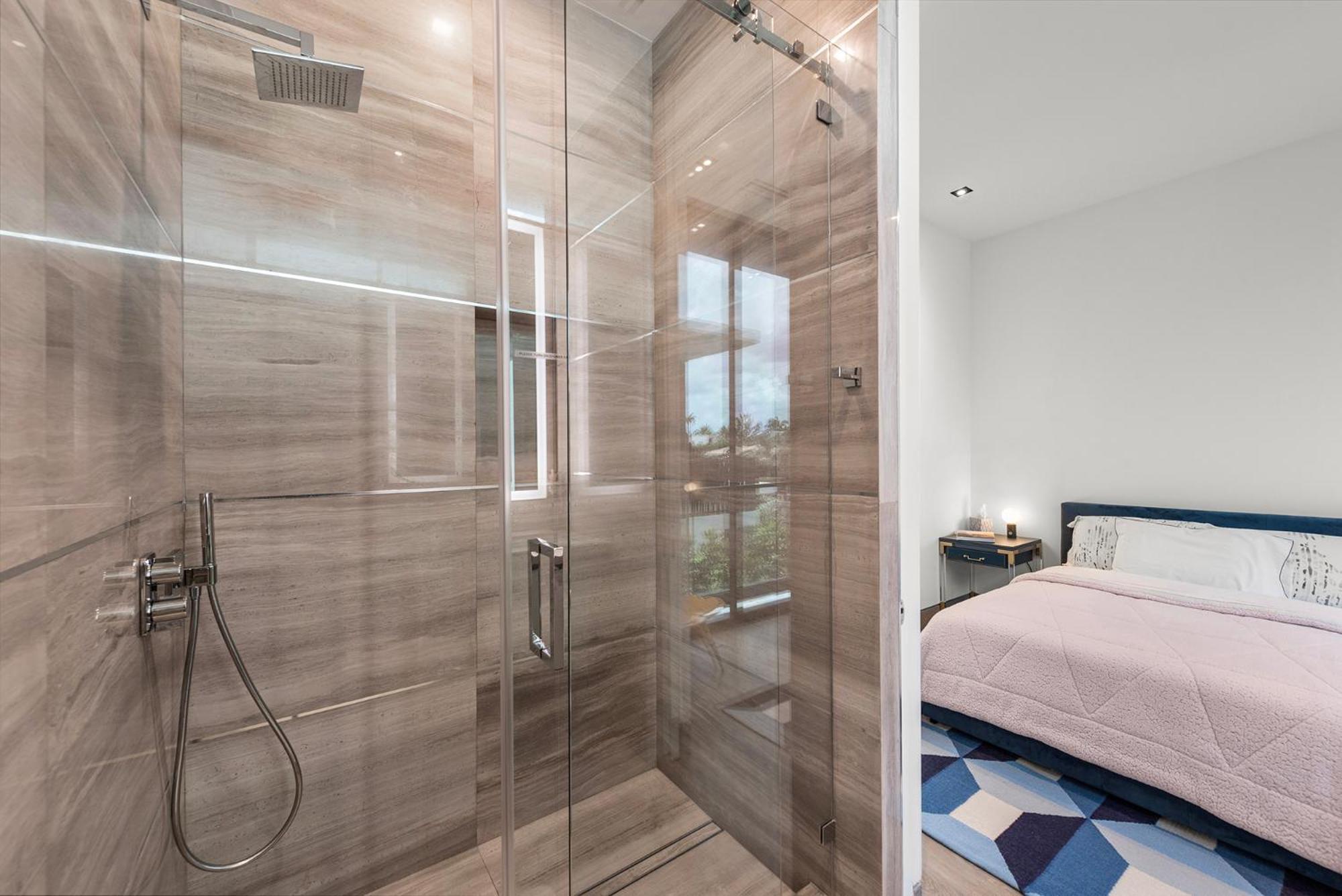 Modern Super Luxury *