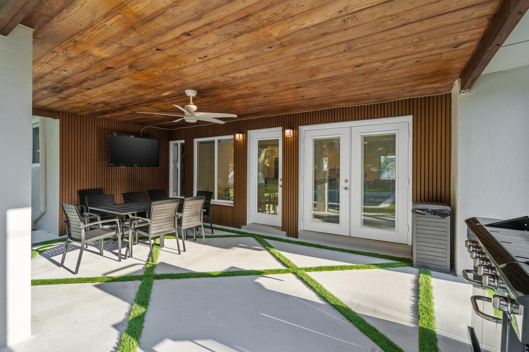 - Your Exclusive Luxury Escape With Private Pool And Mini Golf Villa Miami