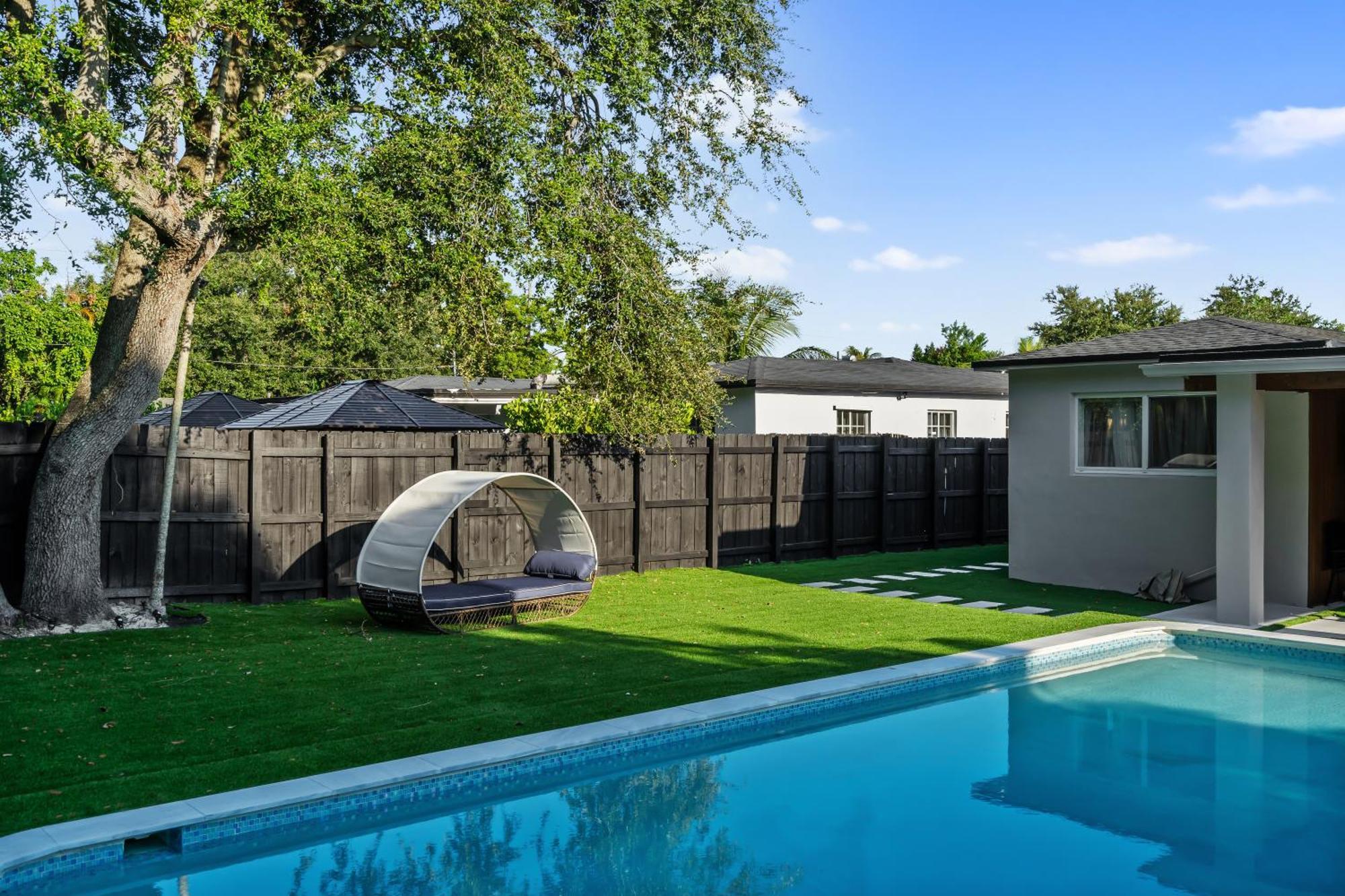 - Your Exclusive Luxury Escape With Private Pool And Mini Golf * Miami