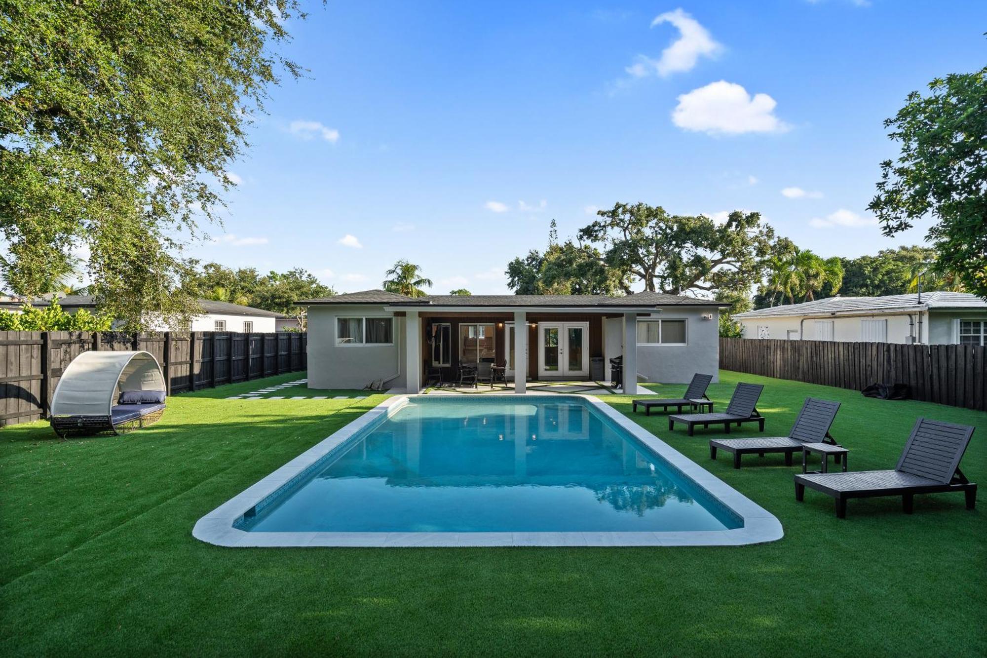 - Your Exclusive Luxury Escape With Private Pool And Mini Golf *