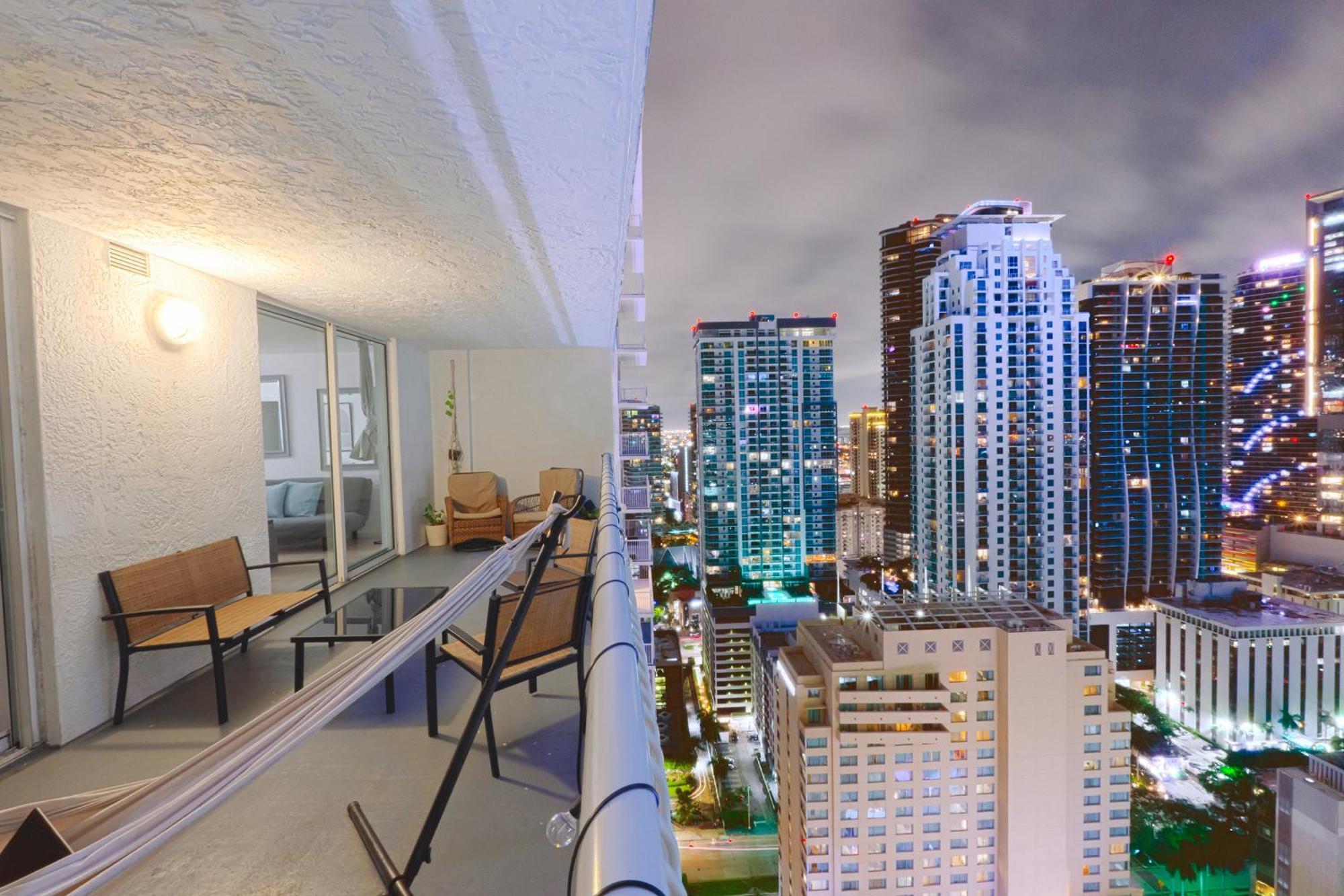 Apartment 4 Bed Full In With Skyline & Sea View