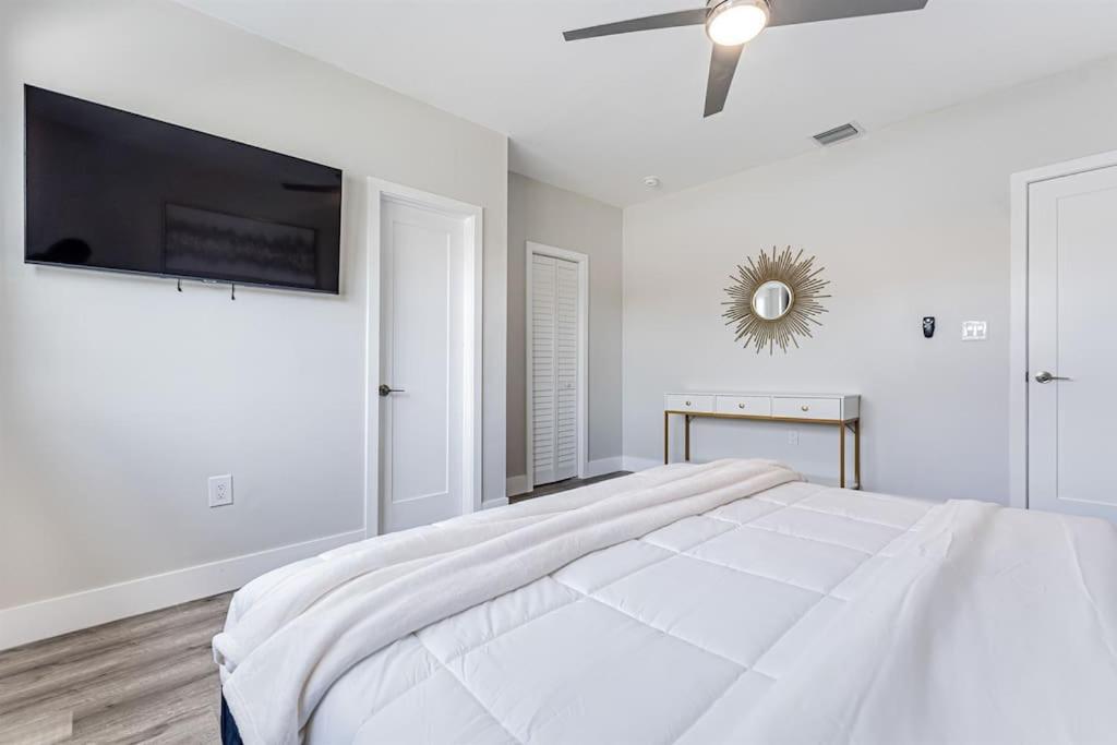Holiday home Modern Unit 1 - Close To South & Airport *