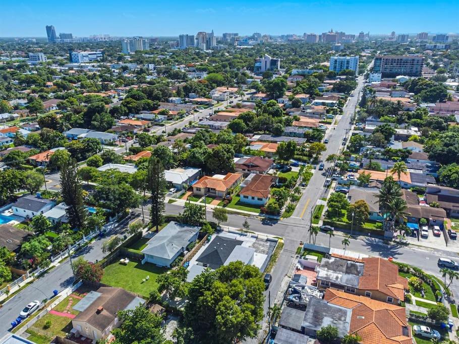 Modern Unit 1 - Close To South & Airport * Miami