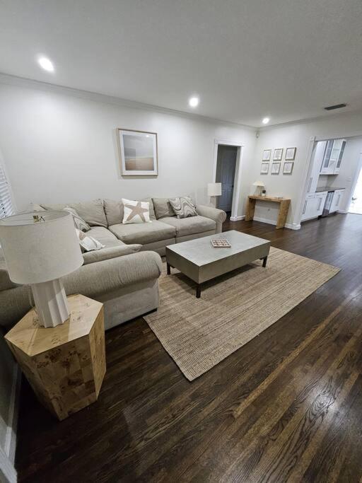 Brickell Enclave Sunny Retreat With Pool *