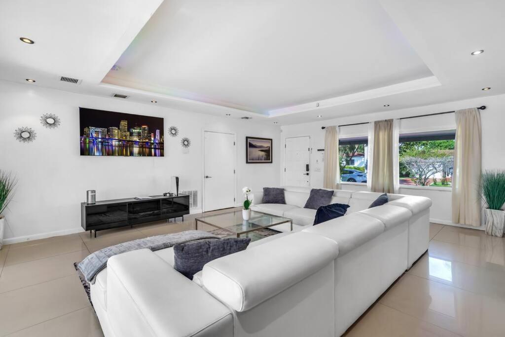 Holiday home Spacious 3 Bedroom With Oversized Pool & Backyard Miami