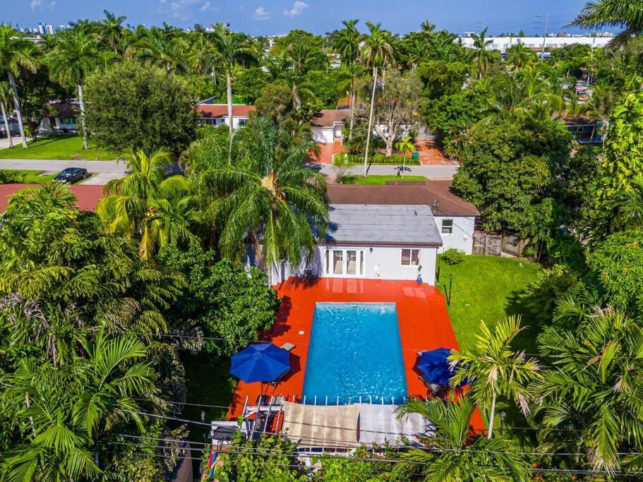 Holiday home Spacious 3 Bedroom With Oversized Pool & Backyard