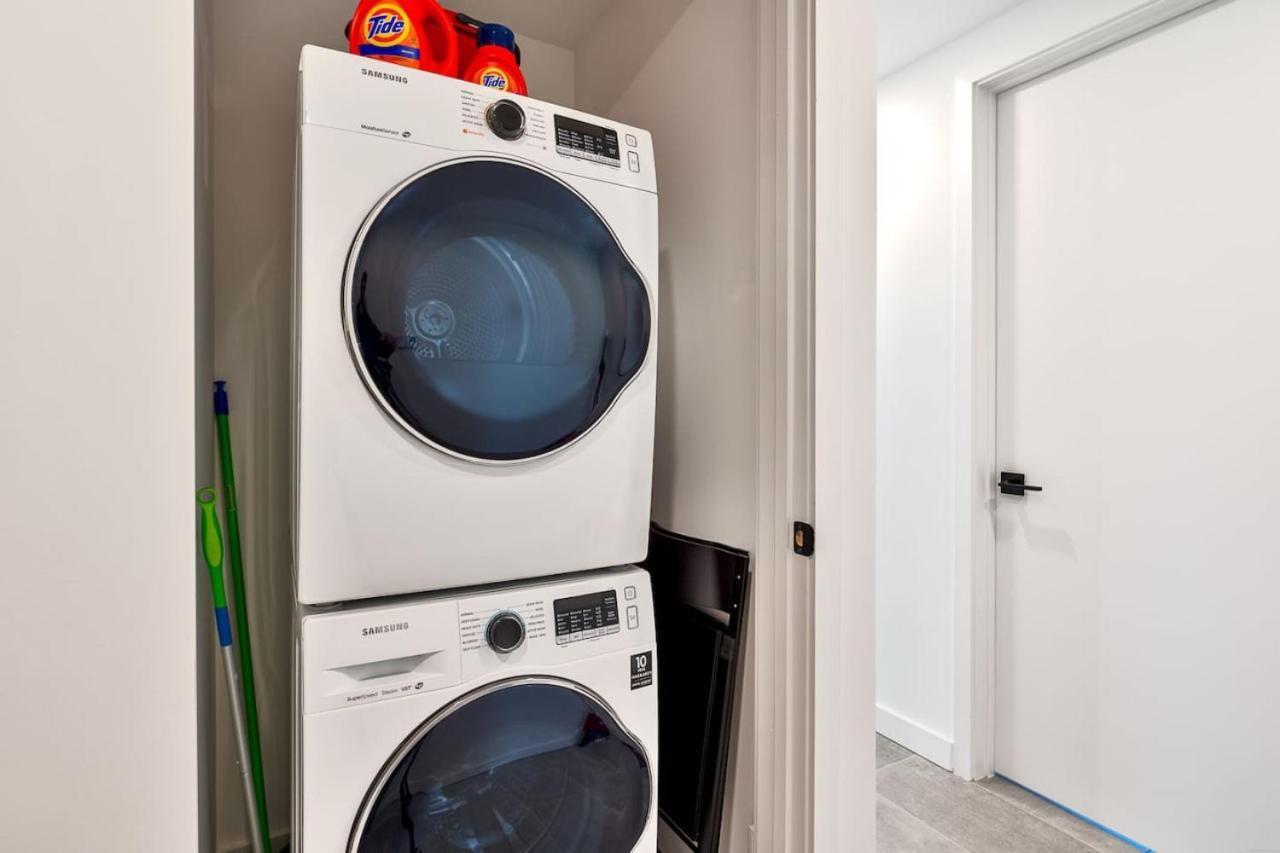 Gorgeous Unit In The Heart Of Downtown Apartment *