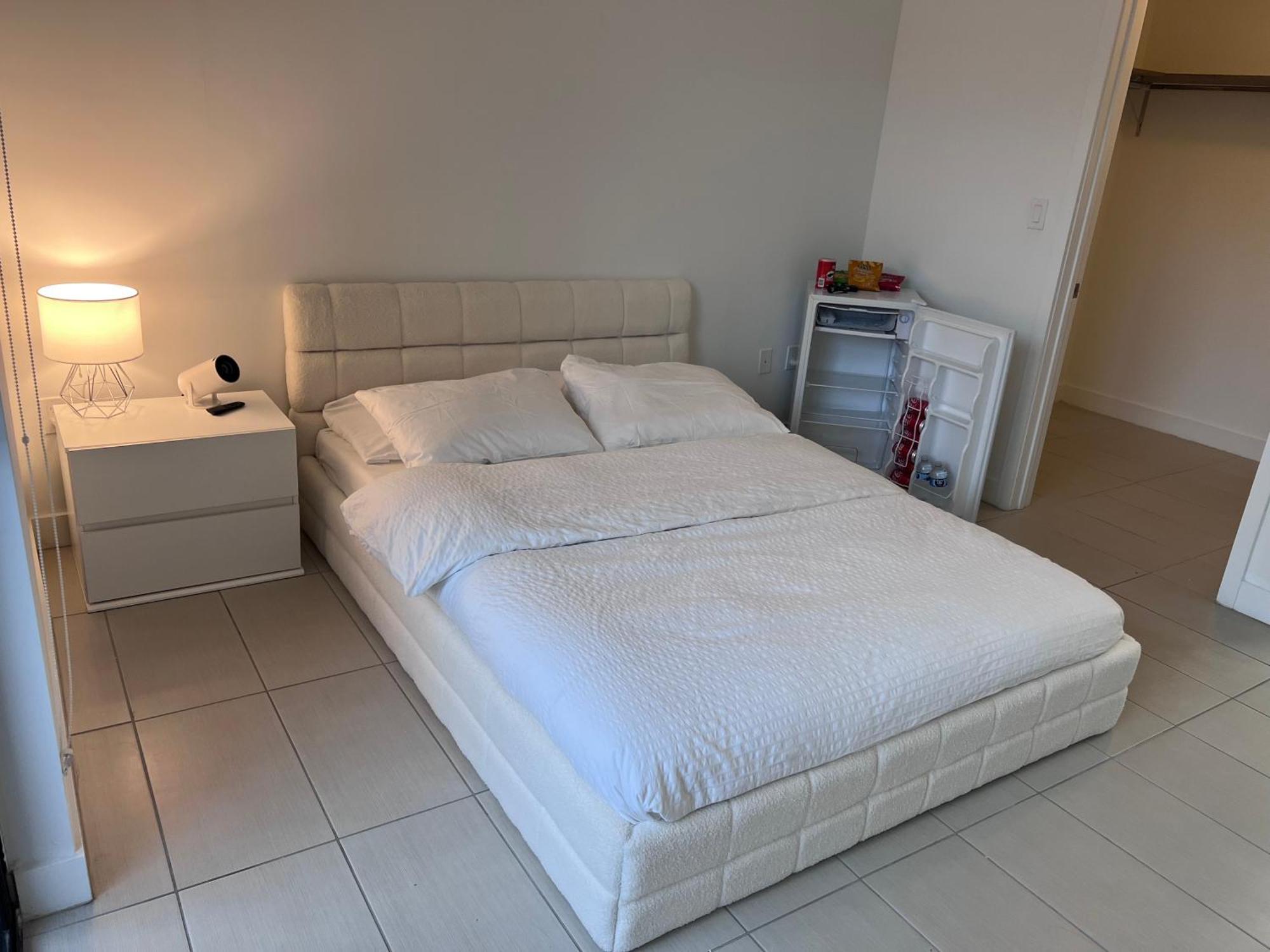 Master Bed In Calle Ocho Homestay Miami