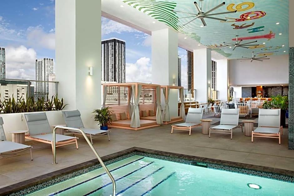 Luxury Living In The Heart Of Downtown Apartment *