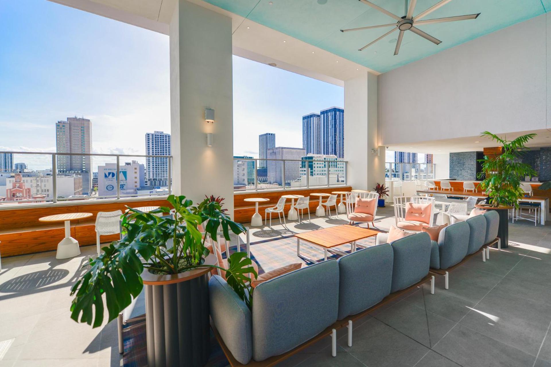Luxury Living In The Heart Of Downtown * Miami