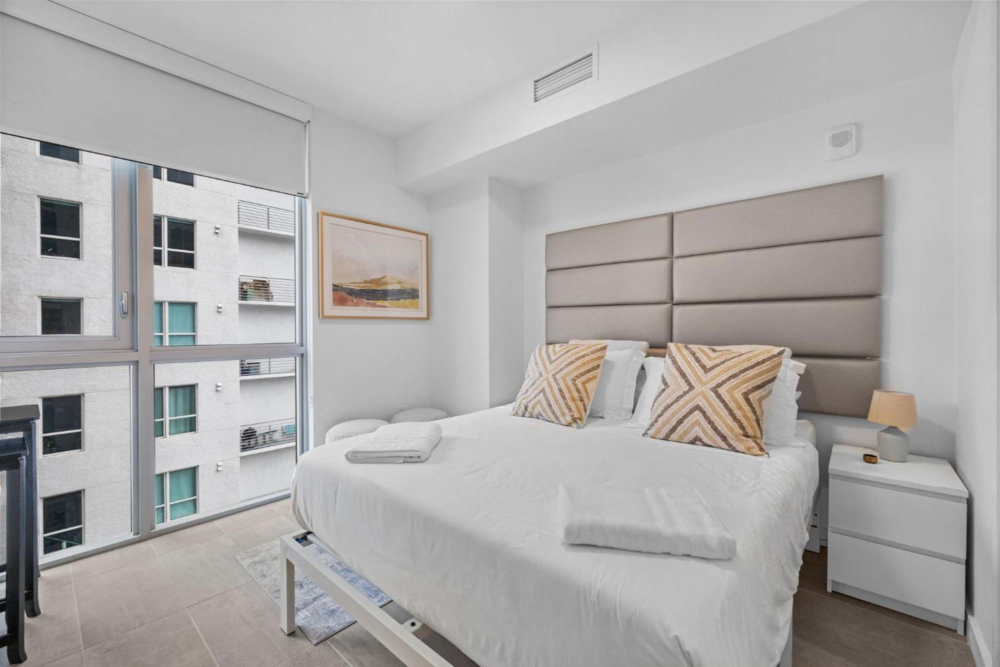 Luxury Living In The Heart Of Downtown * Miami