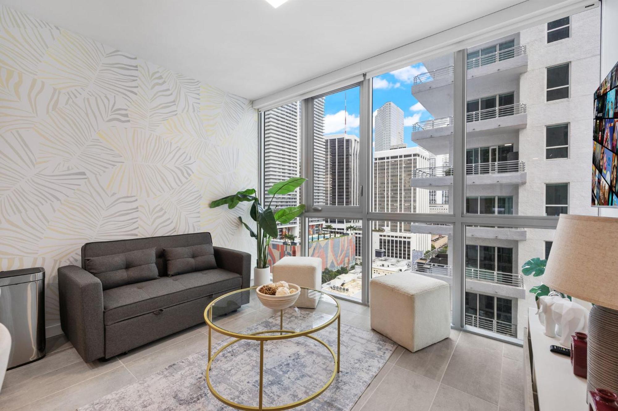 Apartment Luxury Living In The Heart Of Downtown