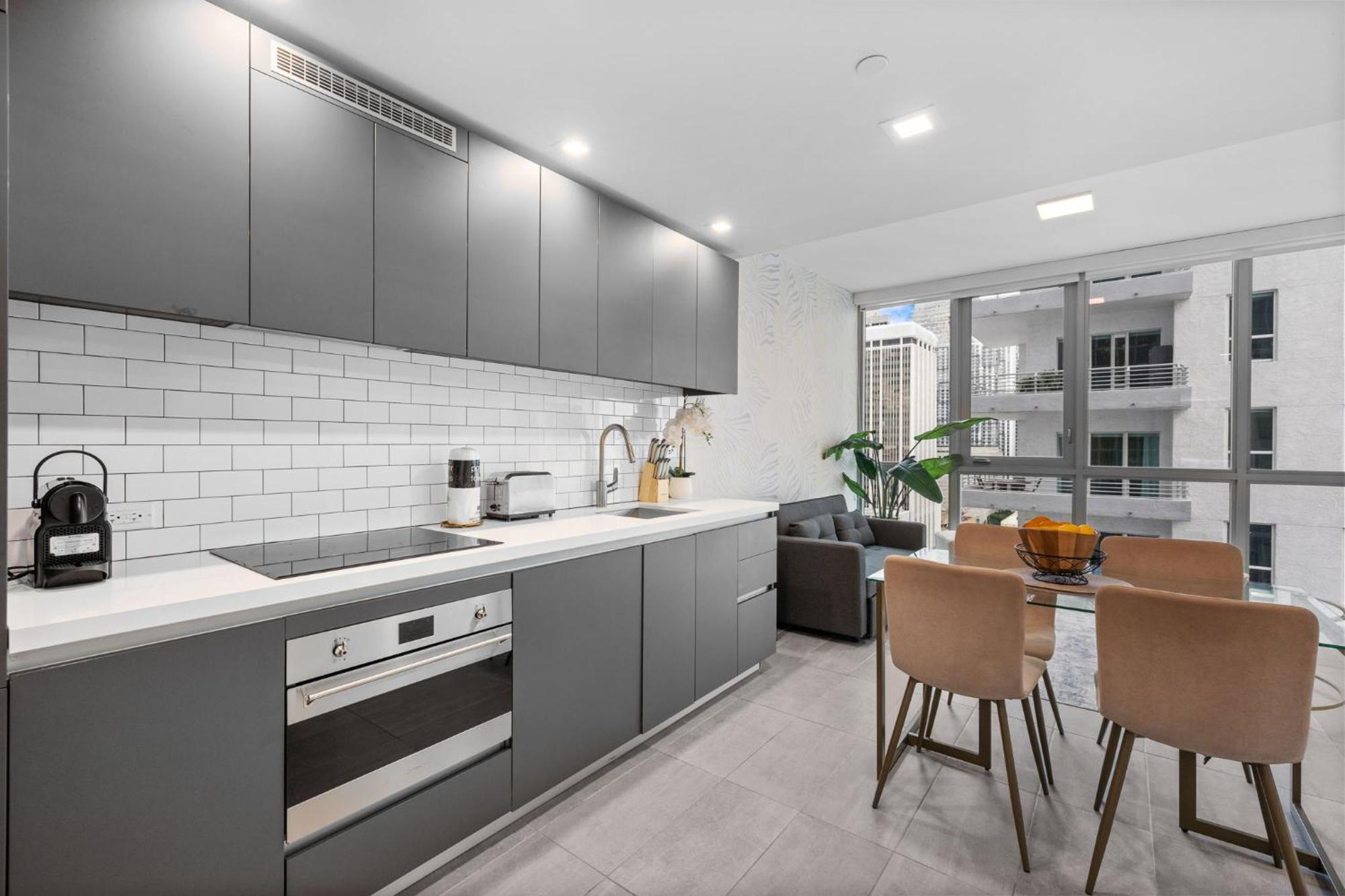 Apartment Luxury Living In The Heart Of Downtown