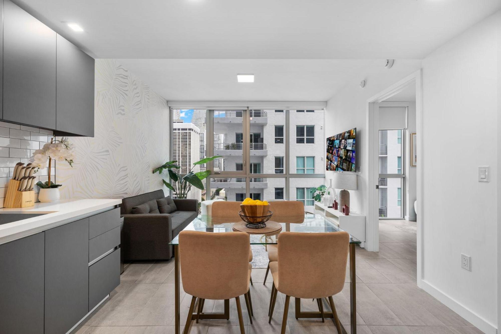 Luxury Living In The Heart Of Downtown *