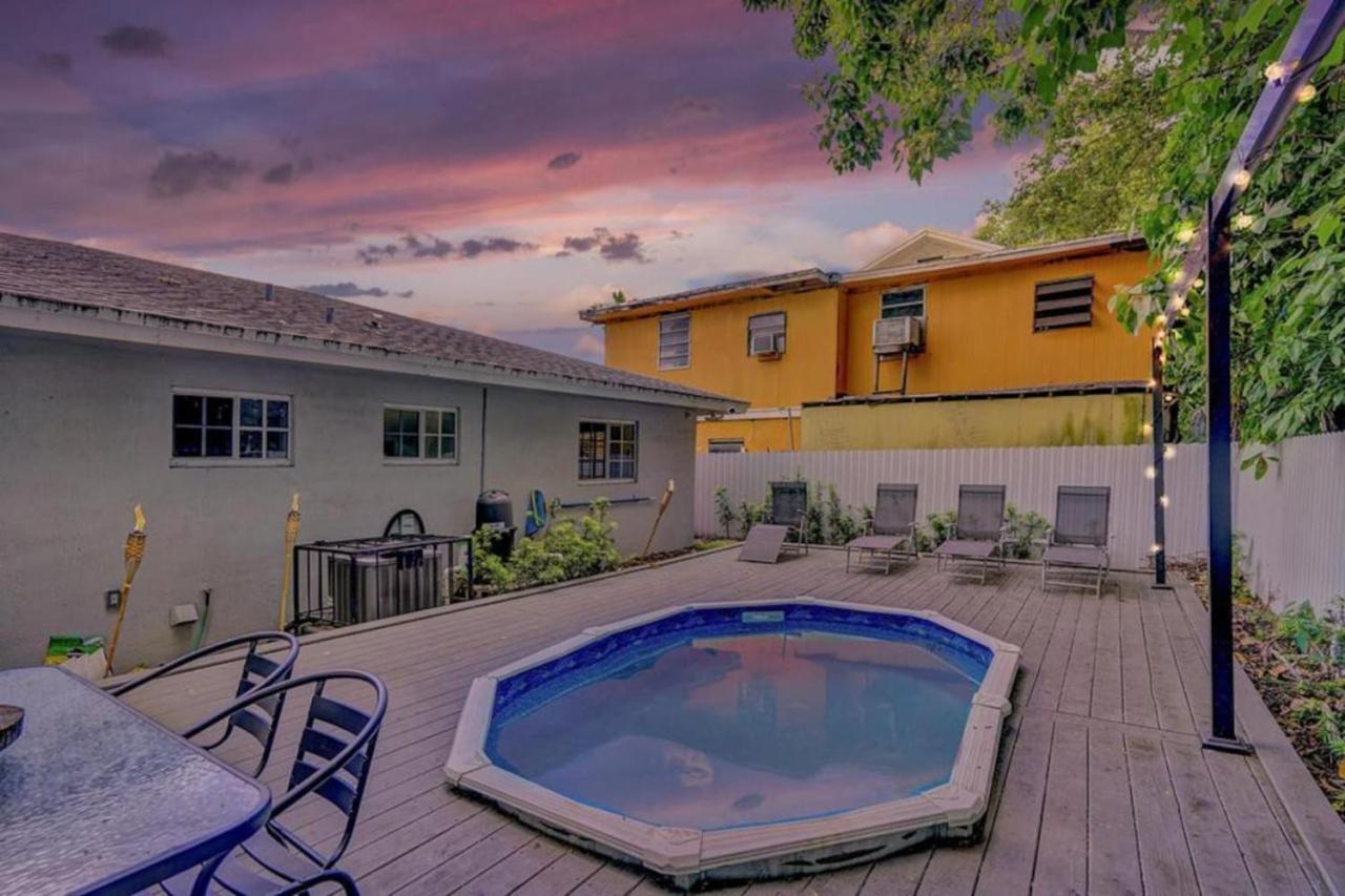 8br-4ba Spacious House, Sleeps 20, Pool, Fenced Yd Holiday home *