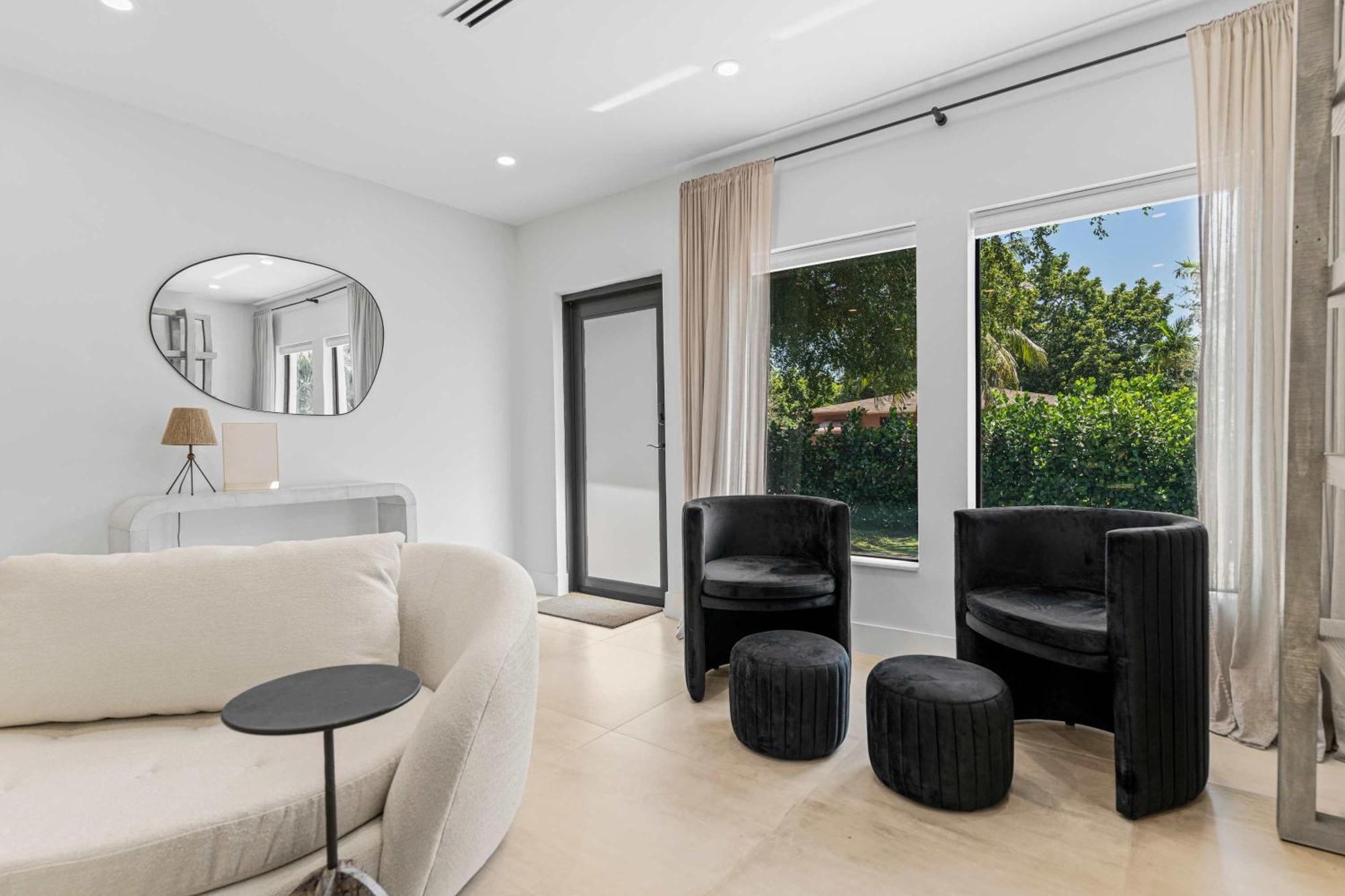 Casa Siesta- Hot Tub Gym And Modern Design Holiday home