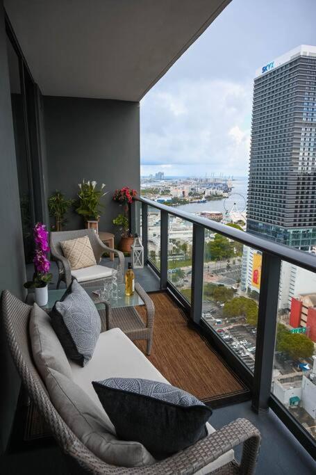 Magic Miami Amazing Balcony Ocean & City, View Pool,Spa Resort,Heart Of Downtown,Wow! Apartment Miami