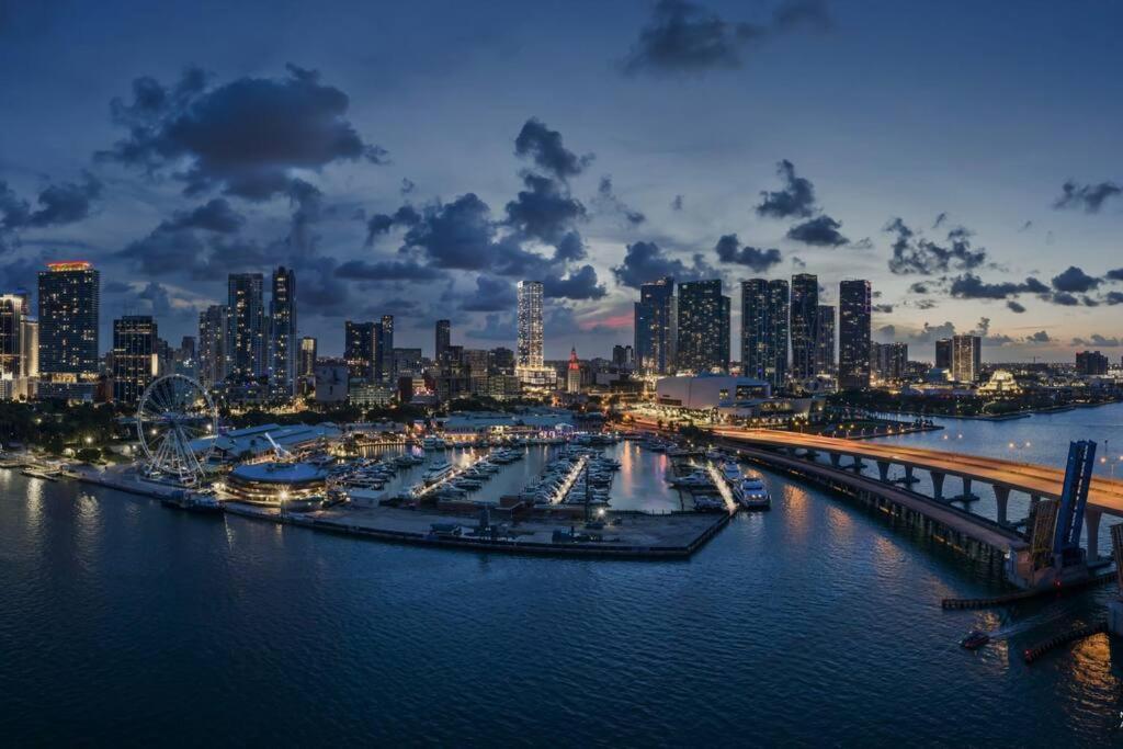 Magic Miami Amazing Balcony Ocean & City, View Pool,Spa Resort,Heart Of Downtown,Wow! * Miami