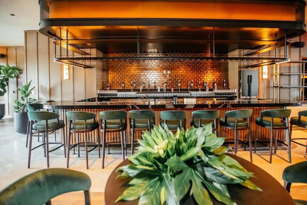 Magic Miami Amazing Balcony Ocean & City, View Pool,Spa Resort,Heart Of Downtown,Wow!