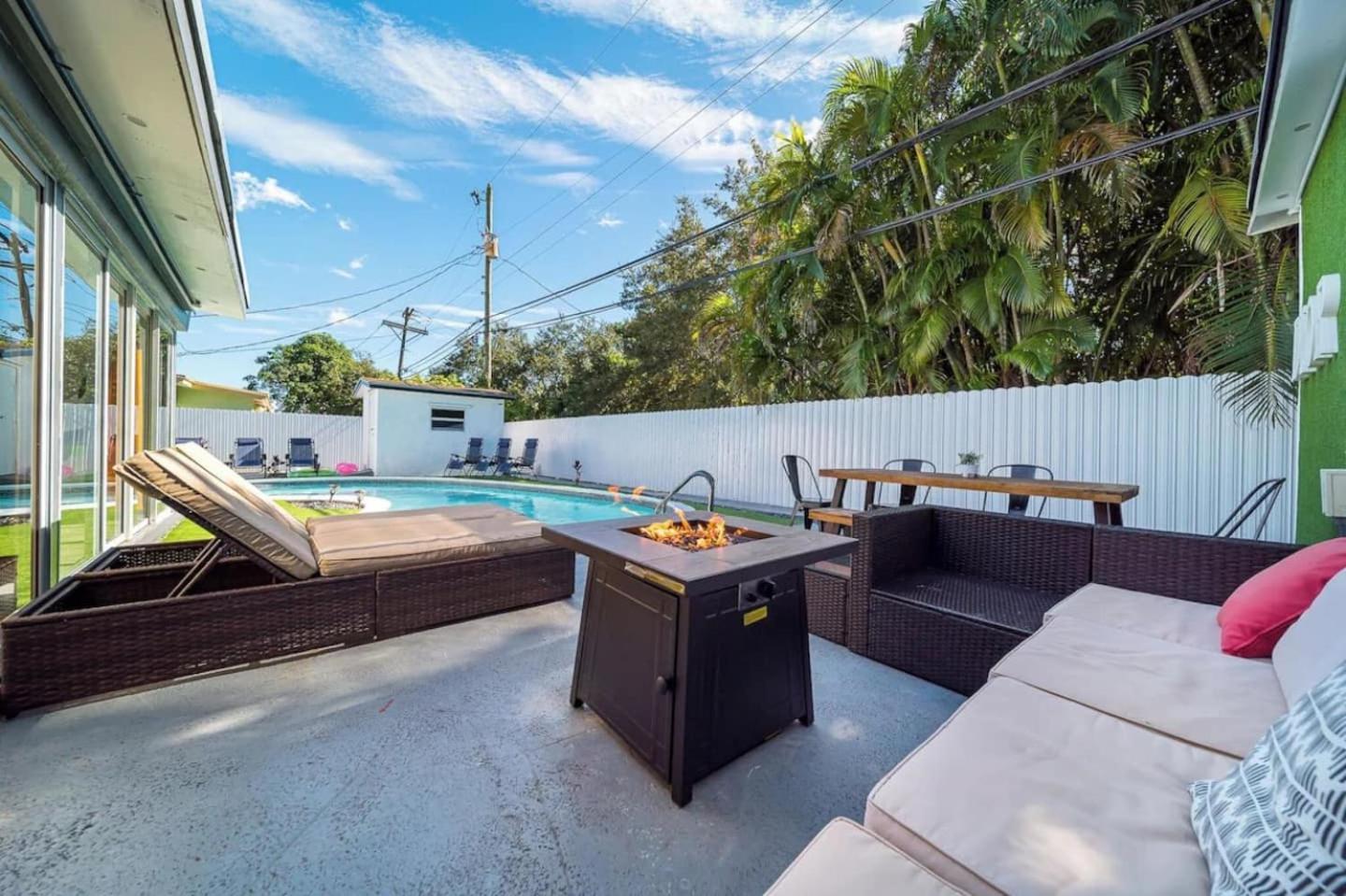 Holiday home Spacious With Heated Pool *