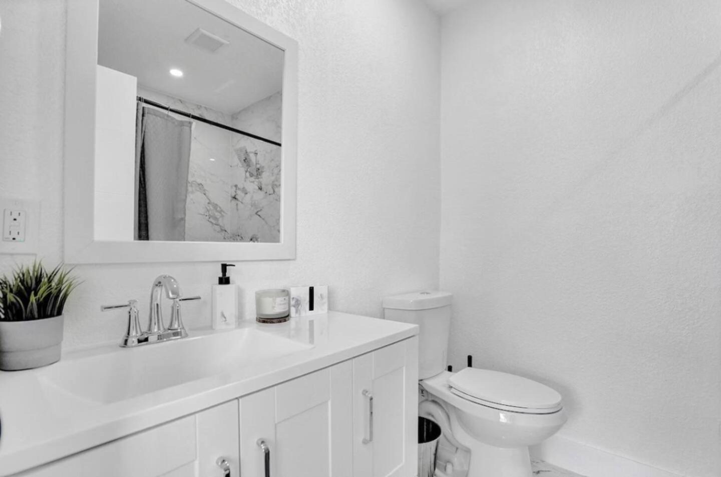 Spacious With Heated Pool Miami