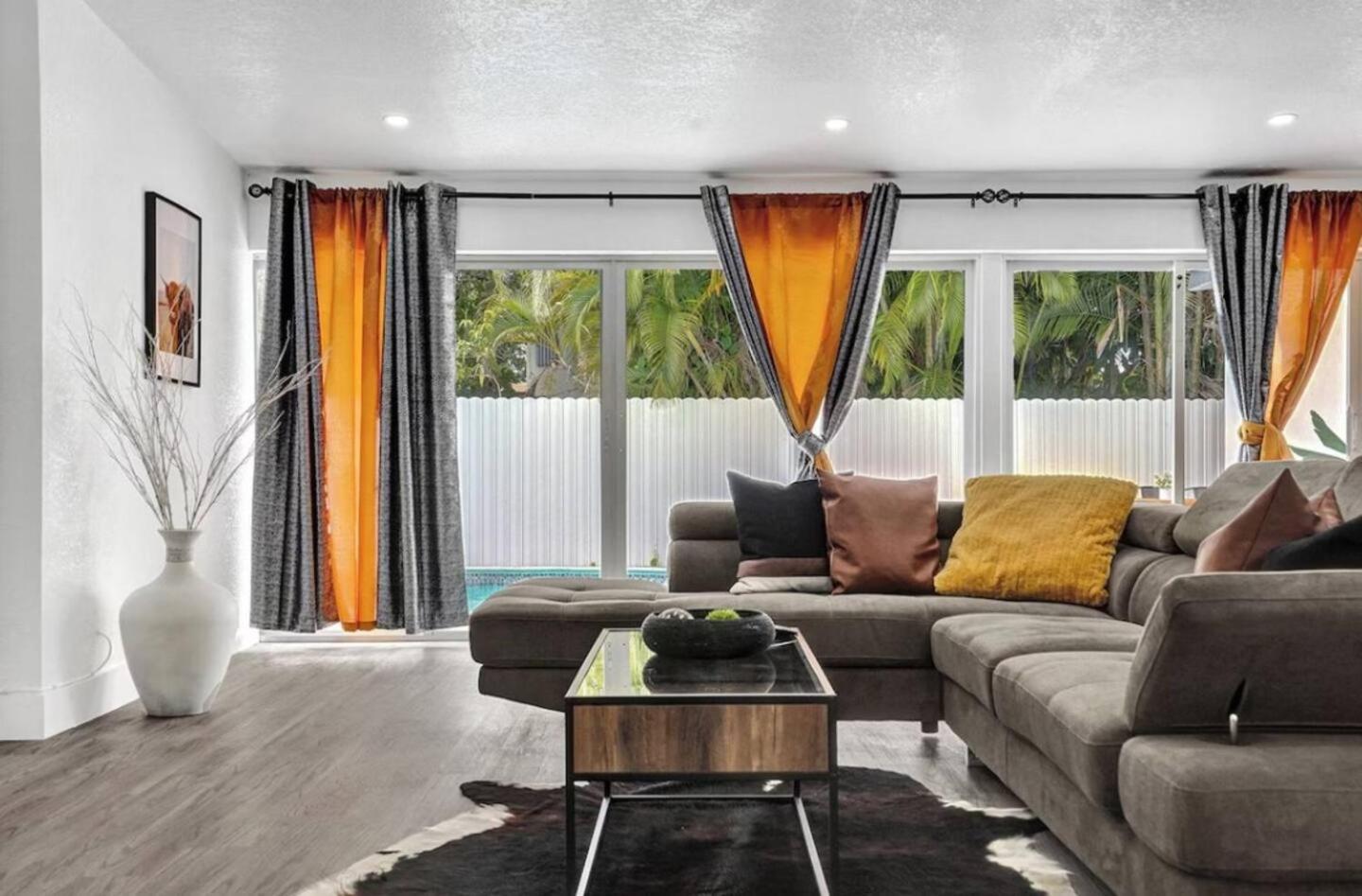 Spacious With Heated Pool *