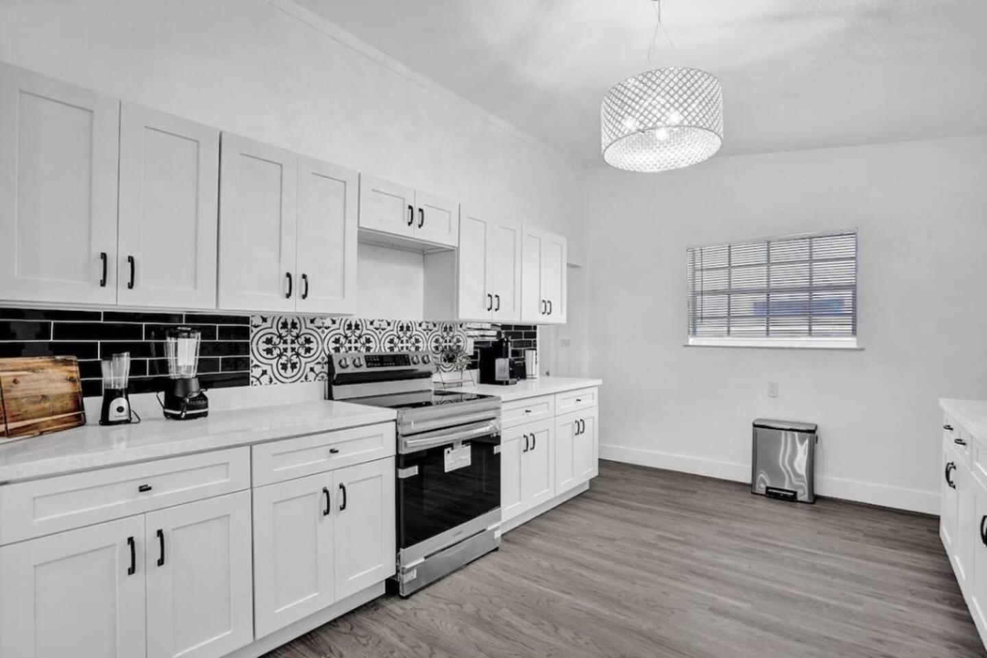 Spacious With Heated Pool Miami