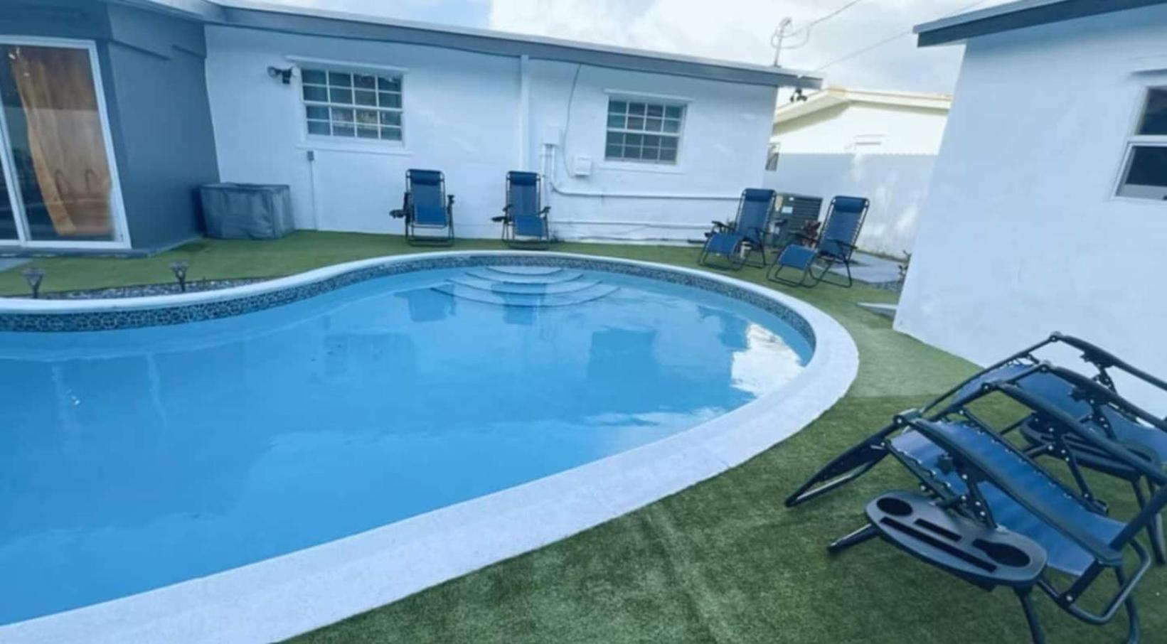 Spacious With Heated Pool Miami