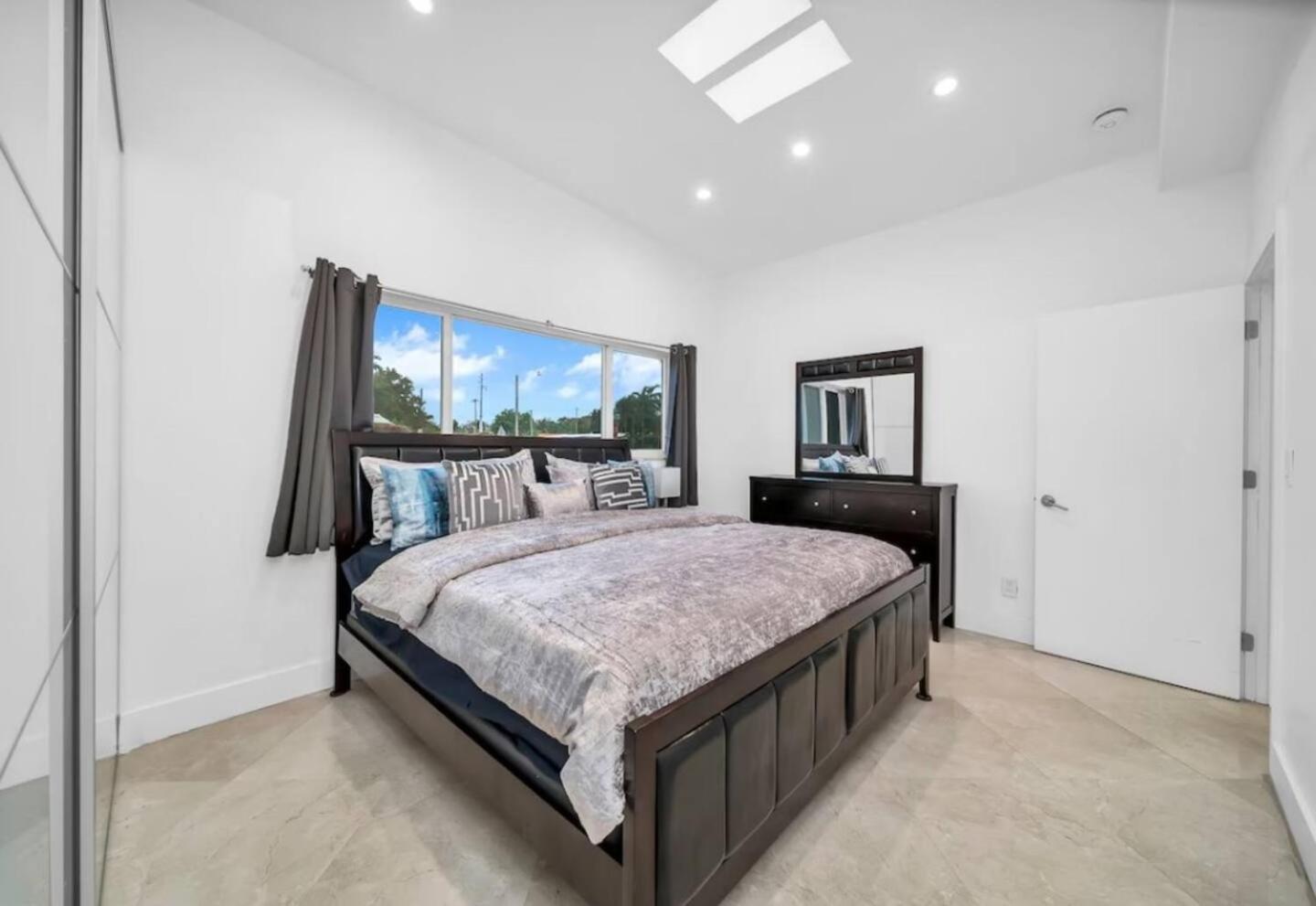 Elegant With Heated Pool * Miami