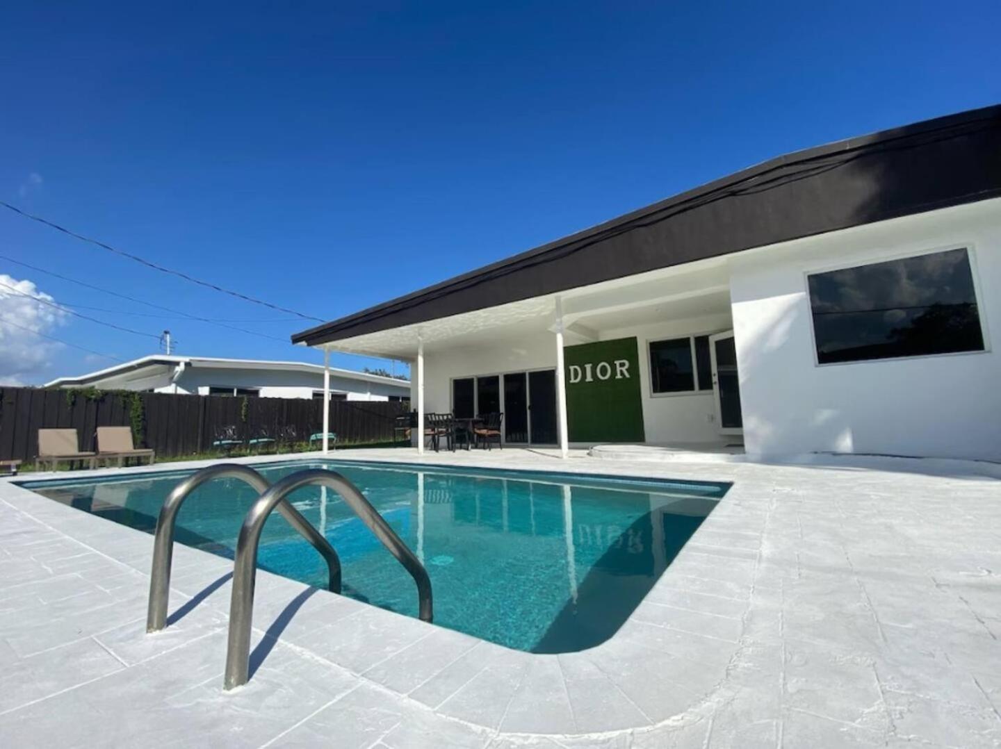 Elegant With Heated Pool