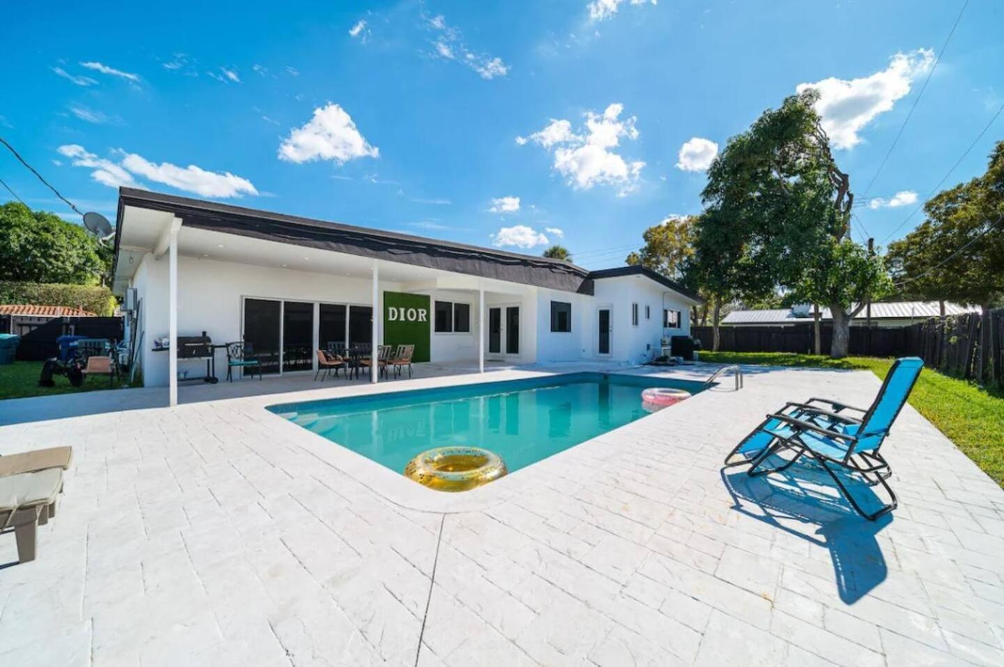 Elegant With Heated Pool *