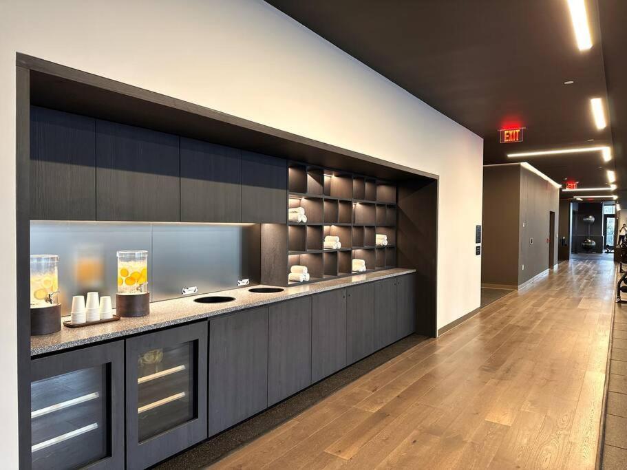 Stunning 2 Bed 2 Bath W Balcony & Incredible Views Apartment Miami