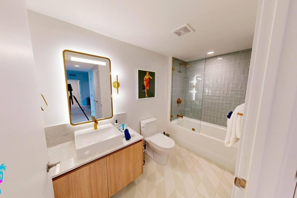 Stunning 2 Bed 2 Bath W Balcony & Incredible Views * Miami