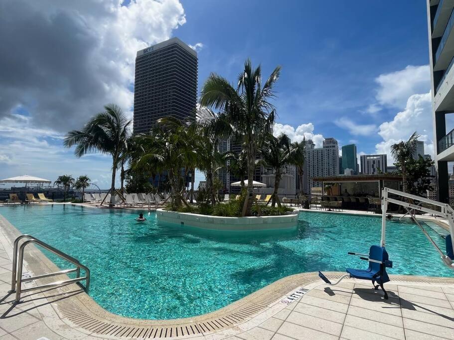 Stunning 2 Bed 2 Bath W Balcony & Incredible Views Apartment Miami