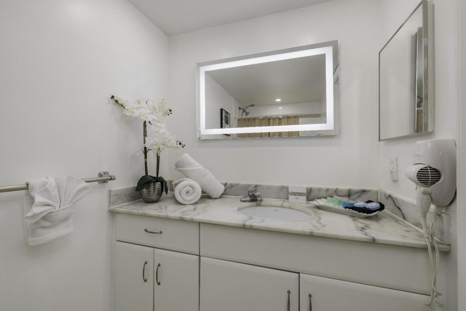 Apartment In Brickell With Pool, Gym, Free Parking And Game Miami